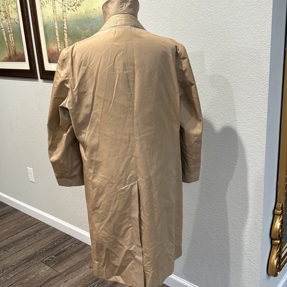 Authentic Burberry trench coat - Picture 6 of 16